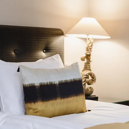 F6 Hotel