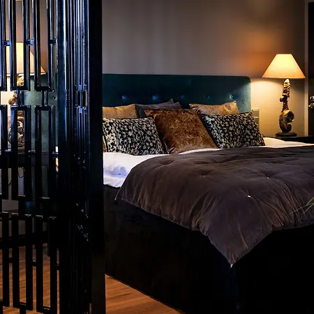 F6 Hotel 4*